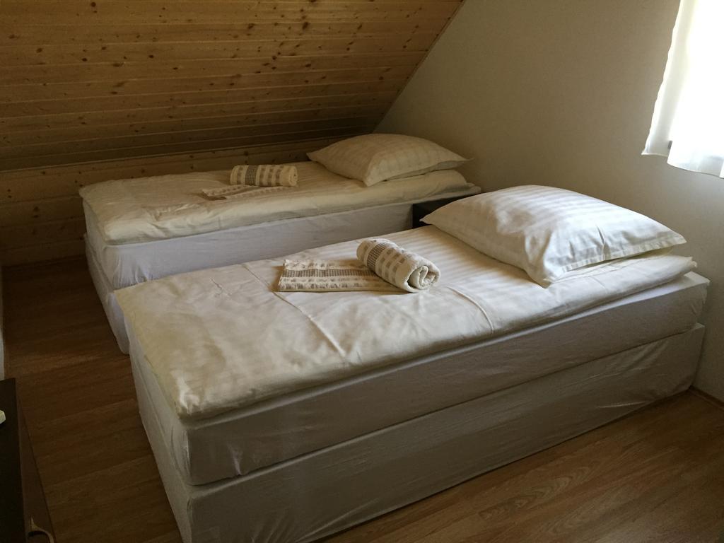 Magyar Golf Club Otel Kisoroszi Dış mekan fotoğraf